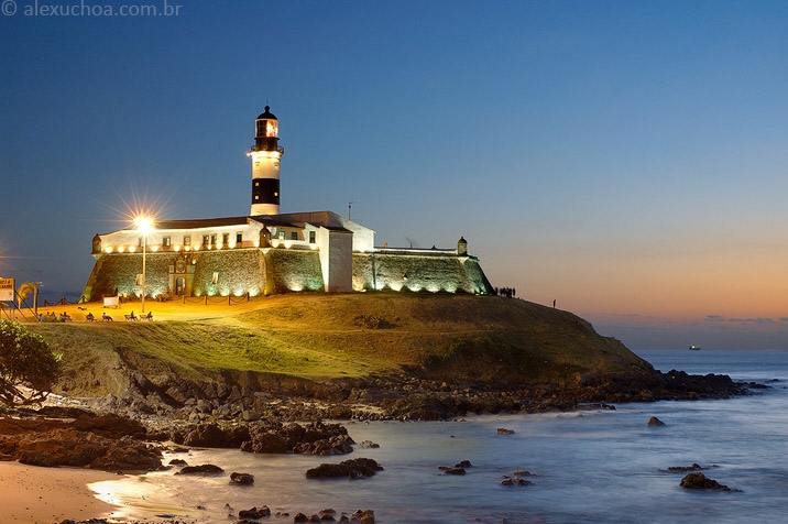 Crepúsculo no farol da barra